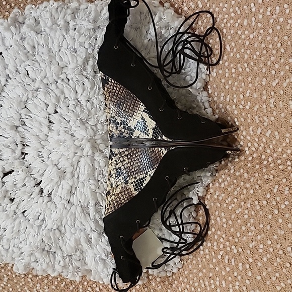 Zara lace up wedge - Picture 3 of 16